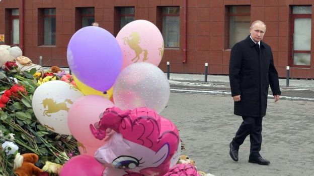"Рупор Кремля" Песков поведал, почему Путин не посчитал нужным поговорить с родственниками жертв чудовищного пожара в Кемерово