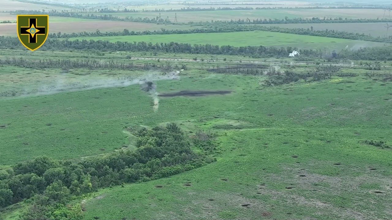​"Мы это сделали за полтора дня", – бойцы ВСУ подняли флаг на Курдюмовской дамбе, кадры