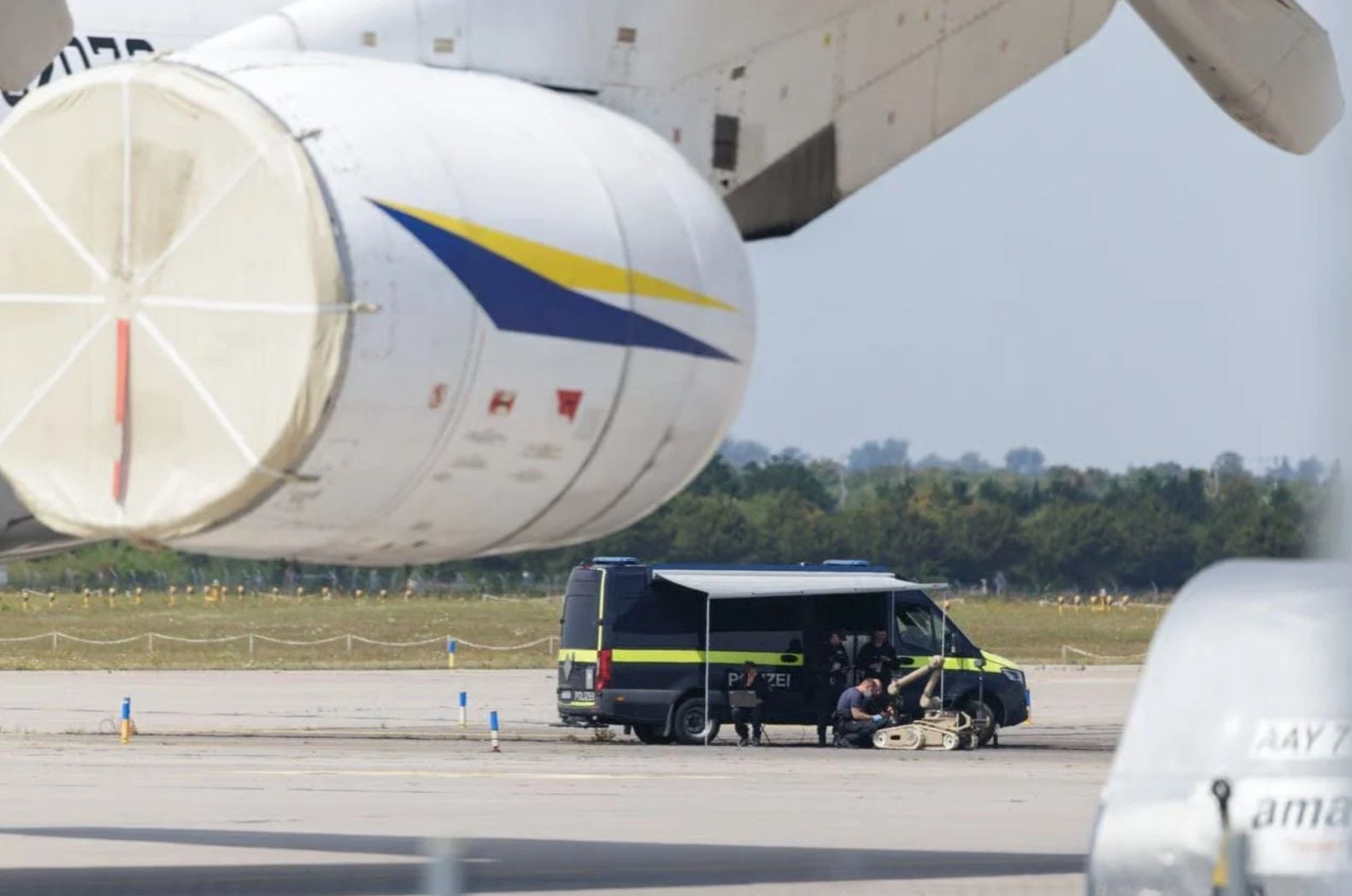 Ан-24 с боеприпасами и второй дрон: новые детали инцидента возле украинского самолета в Лейпциге