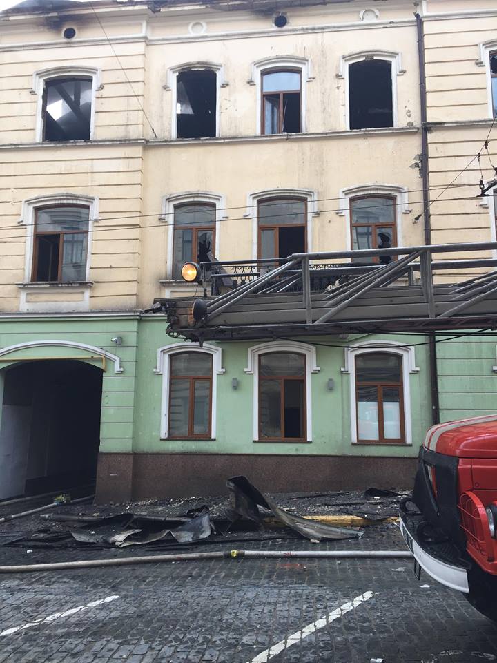 В Черновцах случился самый масштабный пожар за последние 20 лет - кадры устрашающего инцидента