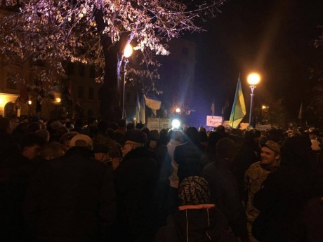 Корбана вышли подержать сотни людей в Днепропетровске и Киеве