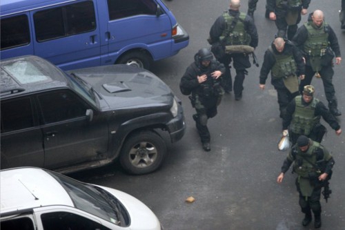 Расстрел Евромайдана: британские СМИ опубликовали сенсационные фотографии стрелявших снайперов 