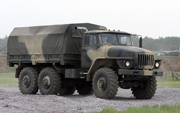 Российские военнослужащие не справились с управлением: грузовик Минобороны РФ вихрем слетел в кювет - много пострадавших