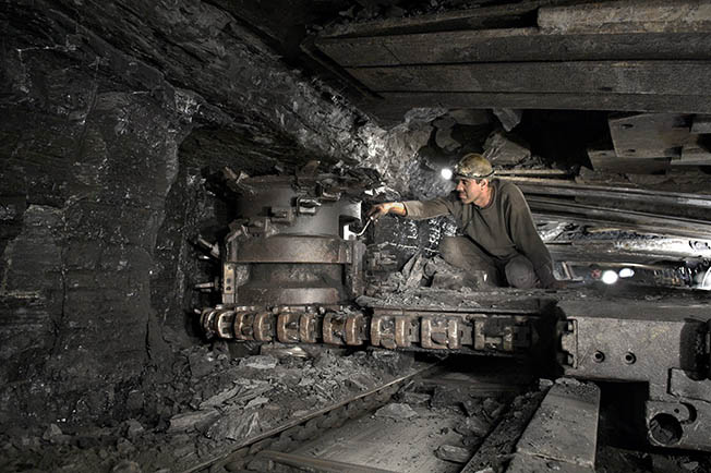 В Луганской области под землей бастуют шахтеры, требует выплатить задолженность по зарплате