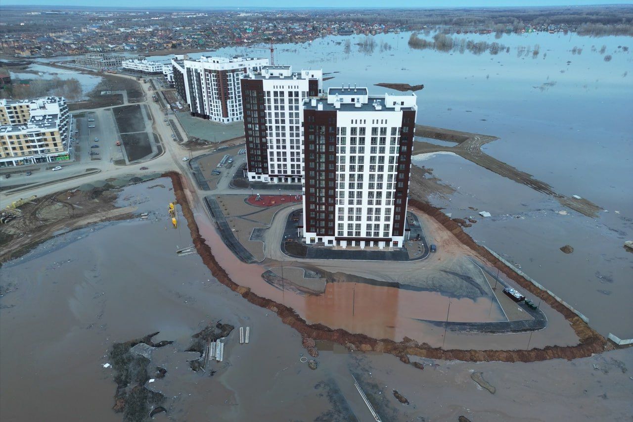 ​В Оренбурге воет сирена: вода прибывает в город – объявлена массовая эвакуация