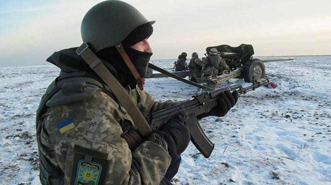 В ДНР утверждают, что за ночь их позиции подверглись десятку обстрелов