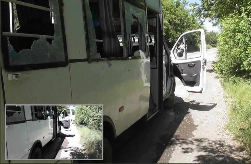 Под оккупированным Голубовским на рейсовый автобус обрушили мины - много раненых