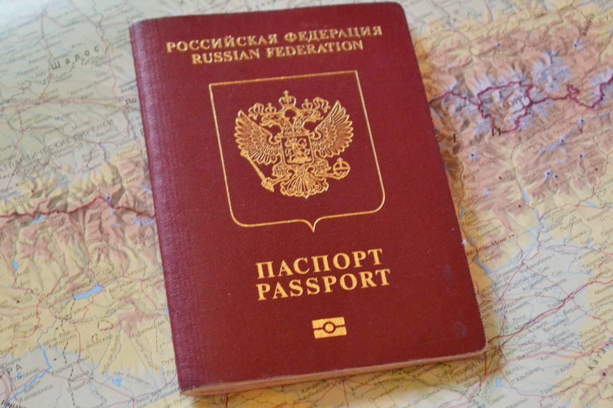 "Идет подготовка", - СМИ снова обещают "ДНРовцам" паспорта РФ, но уже необычные: подробности