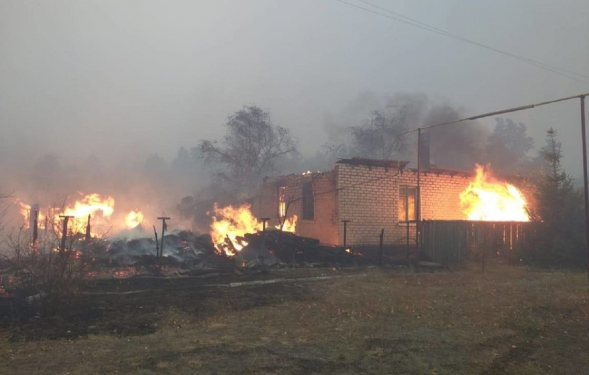 Масштабные пожары в Луганской области: людей массово вывозят, есть жертвы