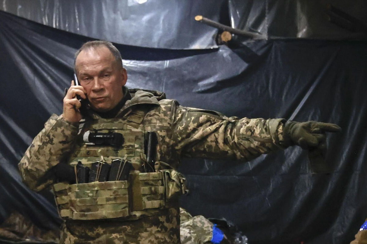 ​"Враг атакует", - Сырский предупредил о "существенном обострении" на Восточном фронте