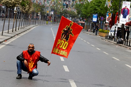 В Стамбуле спецназ слезоточивым газом разогнал запрещенную демонстрацию