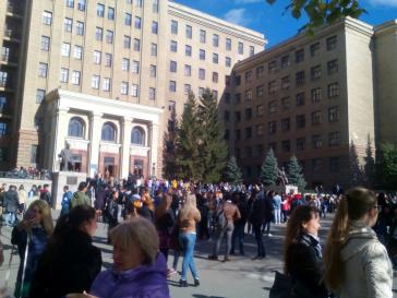 Харьковский университет может взорваться в любую минуту: проводится эвакуация студентов