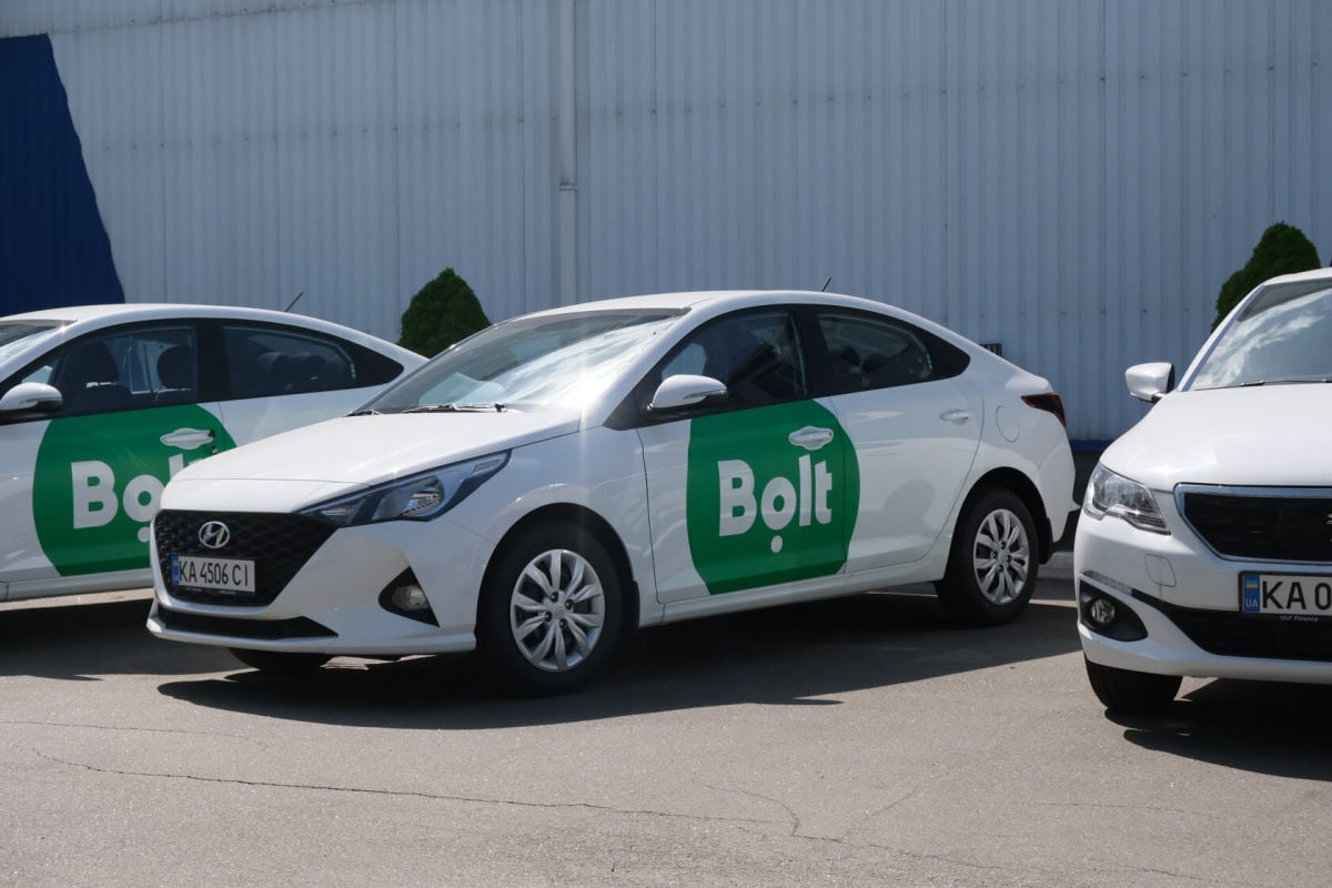 Bolt возобновляет работу в Киеве в комендантский час: добраться до тепла и больниц станет проще