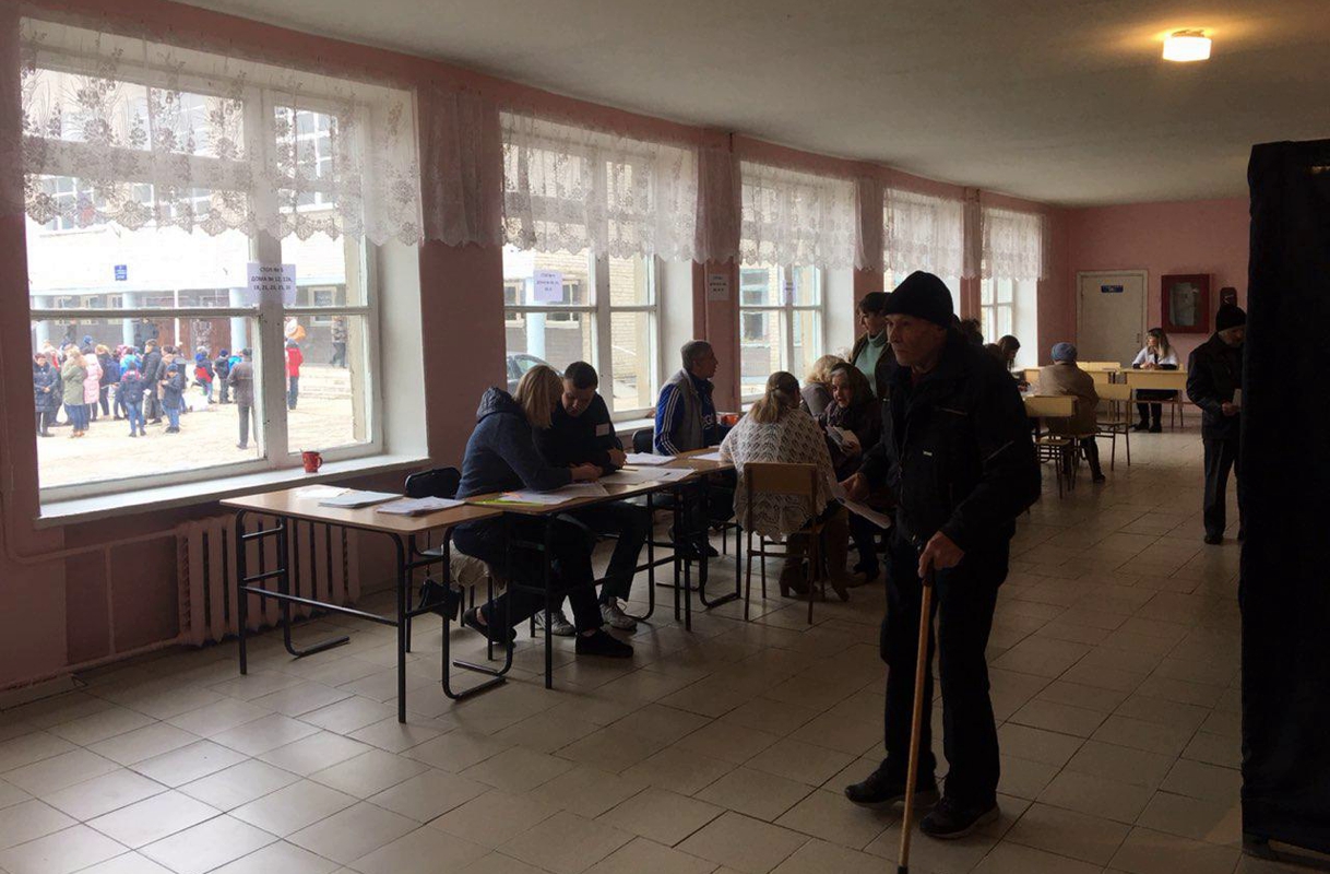 Нищета и безнадега: появились печальные фото фейковых "выборов" в Донецке и Луганске