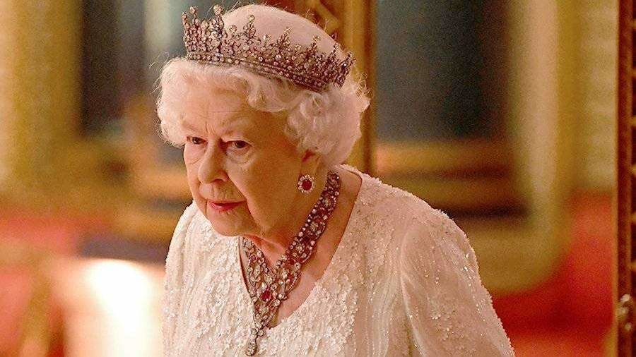 Здоровье королевы Великобритании вызывает тревогу: следует готовиться к худшему