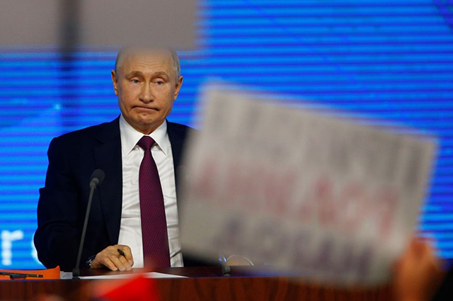 Путин подписал закон о "фейках и оскорблении власти": теперь только хорошее об "императоре", иначе тюрьма