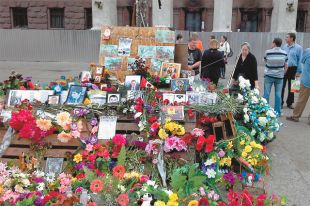 Одесситы восстановили мемориал жертвам одесской трагедии 