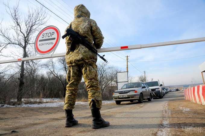 Эскалация ситуации в Донбассе: в Донецкой области из-за обстрелов введены ограничения - опубликован полный список