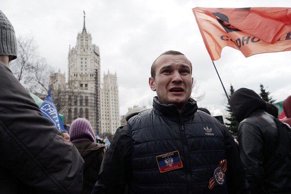 На митинге в Москве молодой человек с нашивкой "ДНР" рассказал правду о судьбе российских военных на Донбассе