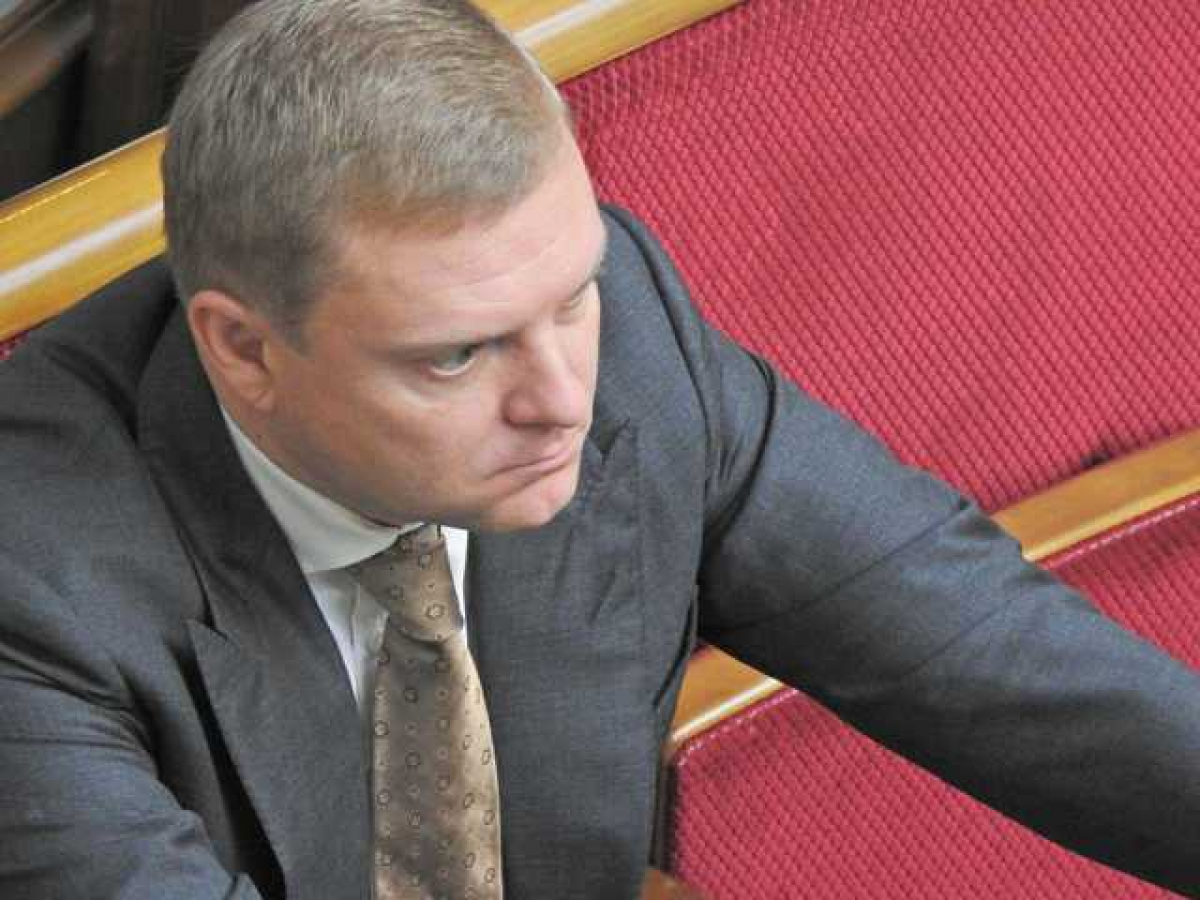 Нардепу от ОПЗЖ Пузанову давали команды, как голосовать в ВР: появились кадры