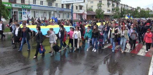 Это вам не покажут российские пропагандисты: масштабно и торжественно день вышиванки отметили в Луганской области (видео)