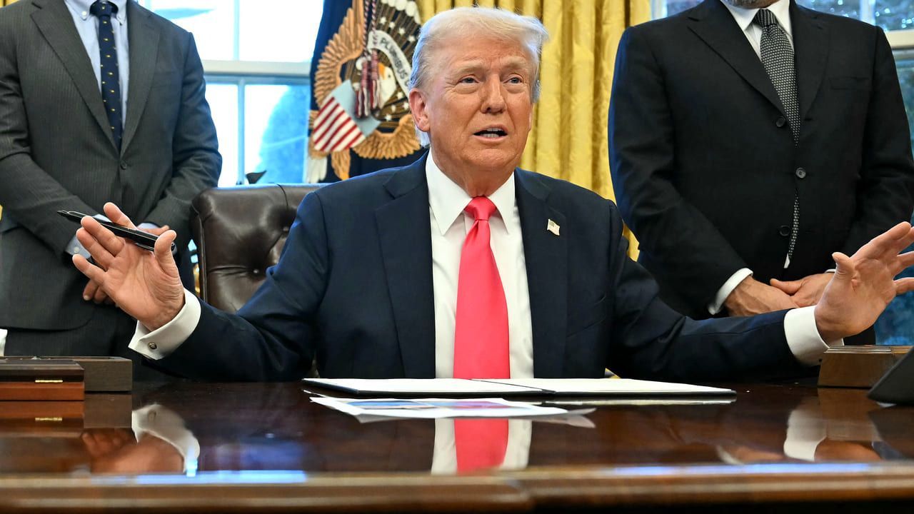 Трамп в интервью украинке Бернс заявил, что в НАТО его называют "папочкой", а Крым омывают 4 океана