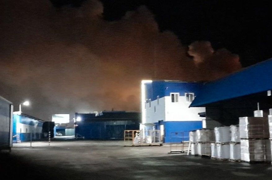 ​В Перми второй взрыв на предприятиях за неделю: теперь горит химзавод