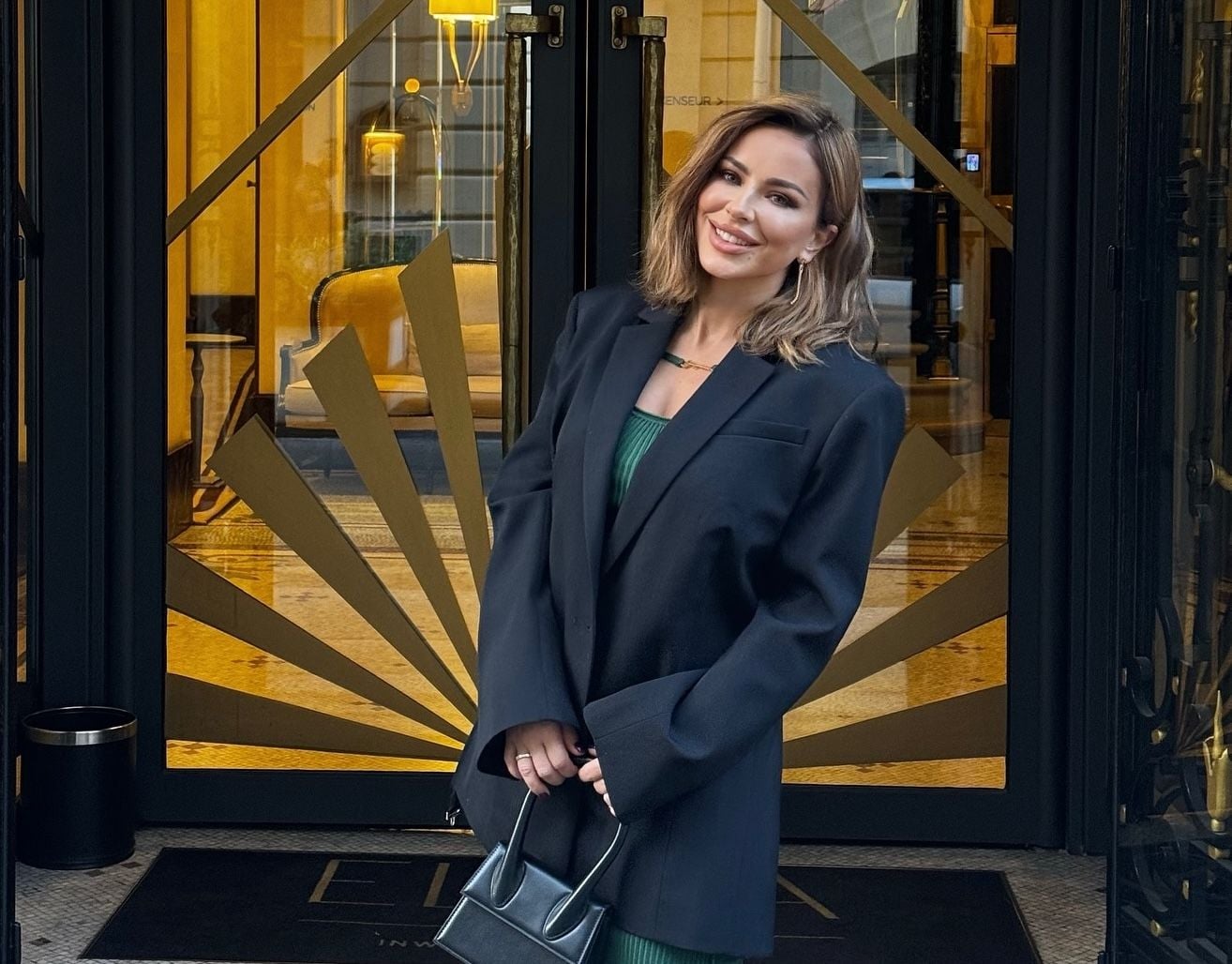 Украинцы во главе со Стерненко "поблагодарили" Ани Лорак за помощь ВСУ