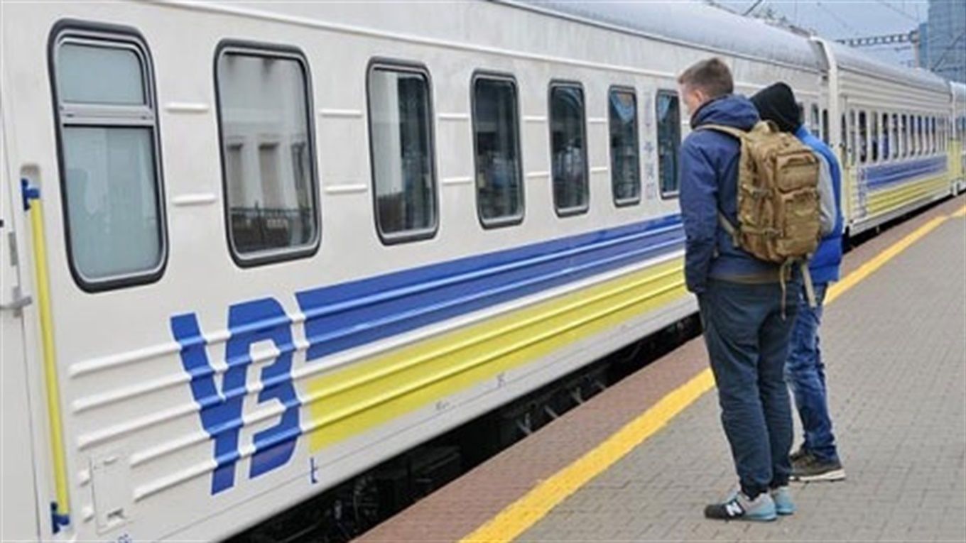 Укрзализныця предупредила население об отмене ряда поездов: какие маршруты теперь недоступны