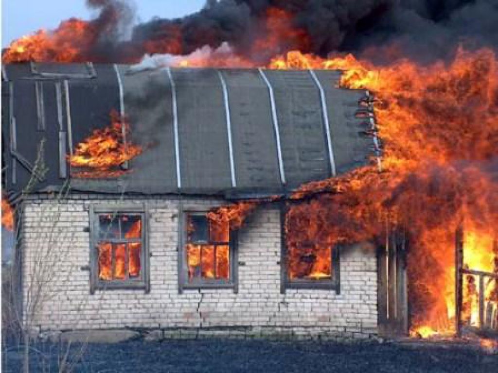 Под Луганском во время пожара погибли 2 человека