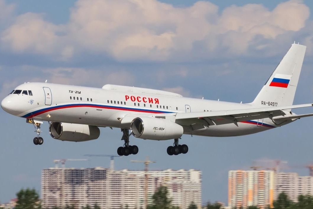 Ту-214 зі спецзагону Путіна летить до Казахстану, де влада втрачає контроль над ситуацією