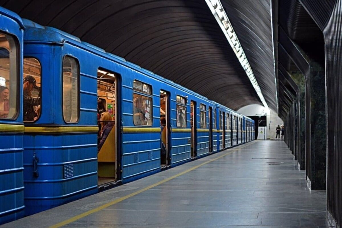 В киевском метро женщина выкрикивала пророссийские лозунги — её личность установили