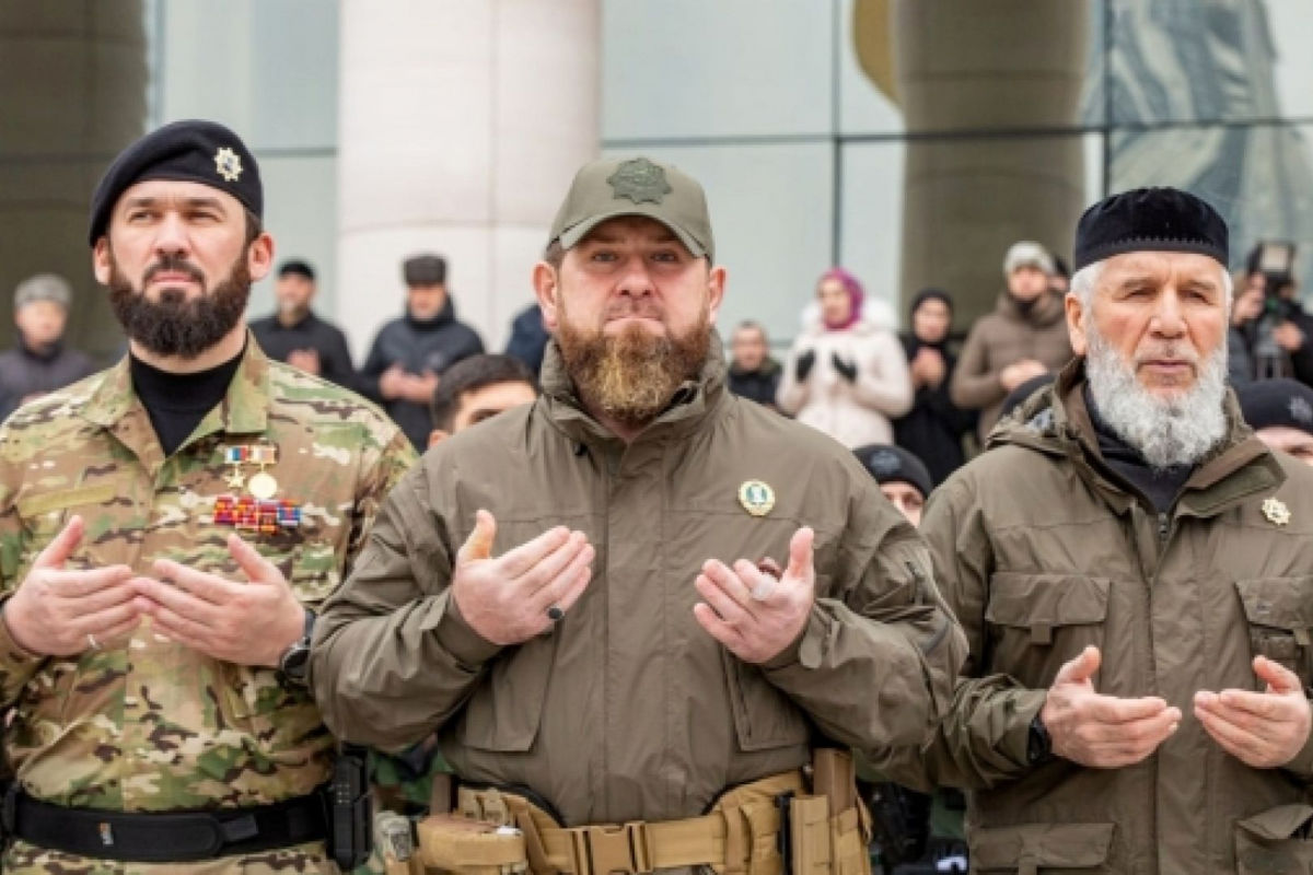 Тяжелая техника, изъятая у "Вагнера", отправлена в Чечню, Кадыров вооружается - росСМИ