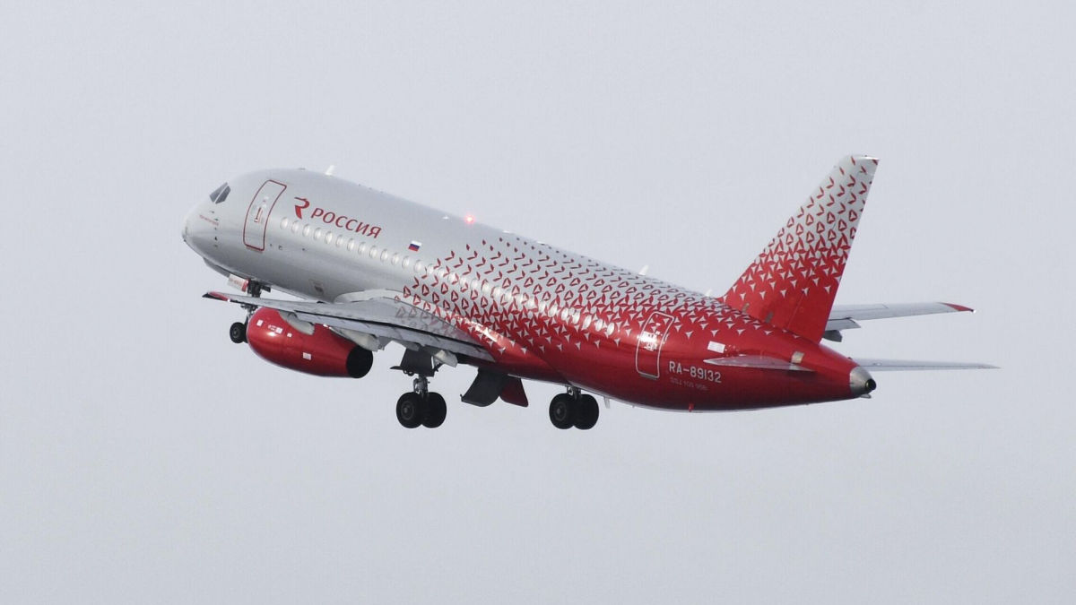 России грозит потеря самолетов SSJ 100: корпорация Чемезова не хочет отвечать за аварии двигателей