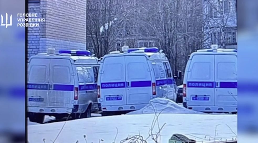 Небажання примирення з режимом: ГУР опублікувало кадри підпалу Управління МВС в Архангельську