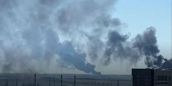 В Перми ночью результативно атакован крупный НПЗ "Лукойла": появились первые кадры