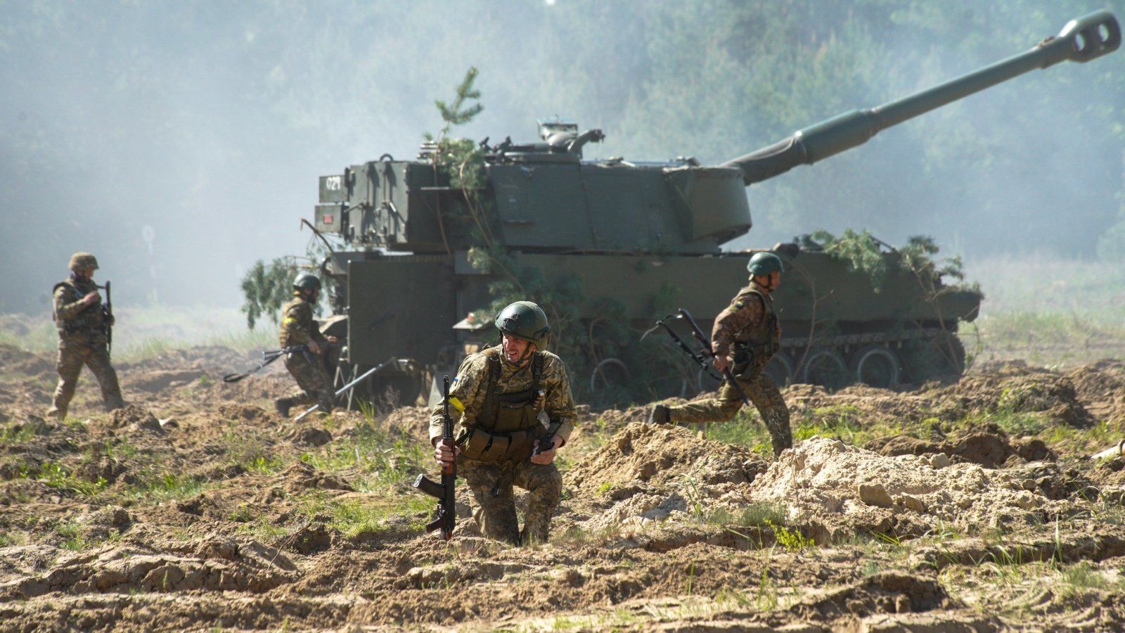 ​Украинская артиллерия обстреляла позиции врага в Херсоне и Бериславе: СМИ сообщили детали