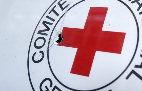 ​Красный Крест бьет тревогу: 350 тысяч жителей Донбасса остались без воды из-за обстрелов