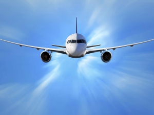 В США самолет врезался в жилой дом. Есть жертвы