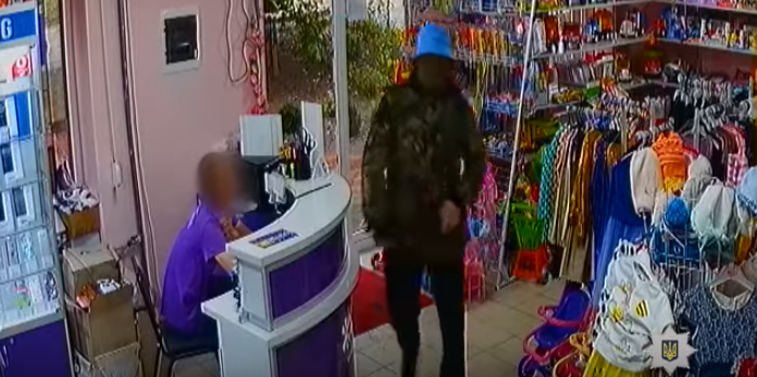 Ювелирный магазин на Харьковщине обчистила "банда Шрека" – кадры