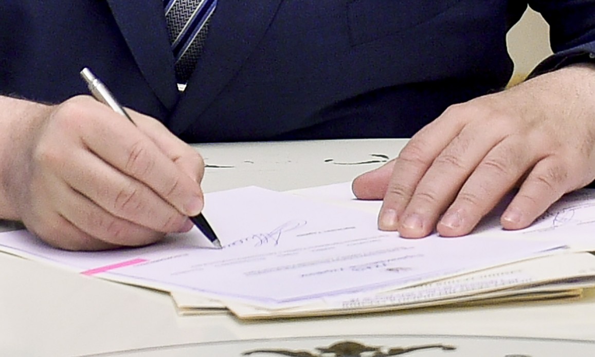 Порошенко принял важное решение по "Укроборонпрому" – появились подробности указа президента