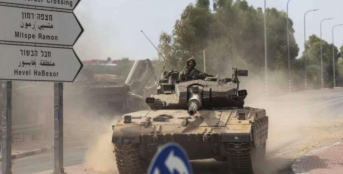 Израильские танки с боями прорвались в центр второго по величине города сектора Газа 