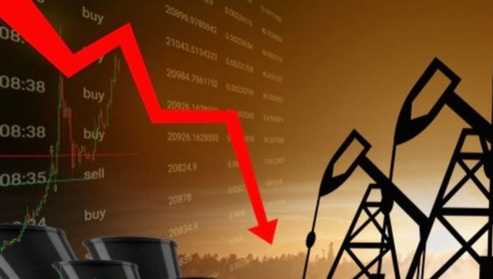 Удар по цене российской нефти: доходы РФ от ее продажи резко упадут