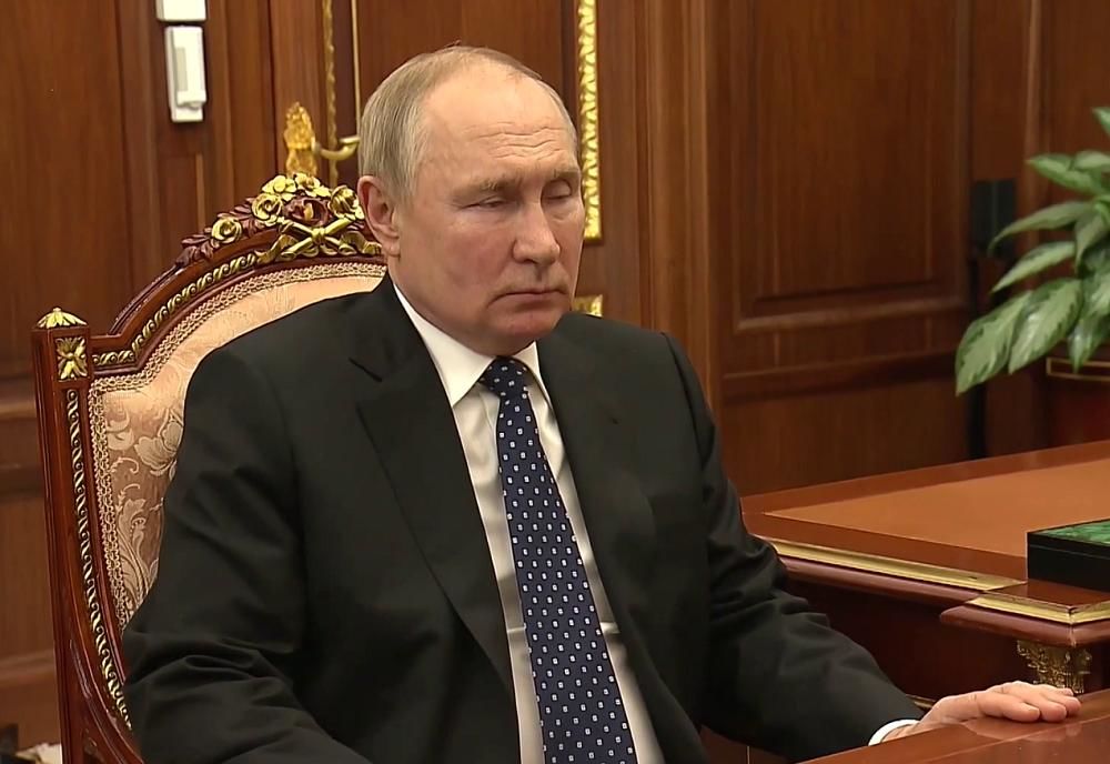 "Очень сдал и постарел", – в Сети заметили сильные изменения внешности Путина 