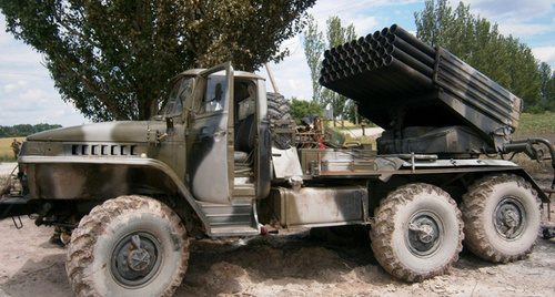 В НАТО заметили передвижение российских войск и техники к линии разграничения в Донбассе