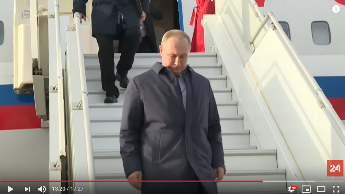 Путин прилетел в Париж на встречу с Зеленским: на видео заметили необычную деталь