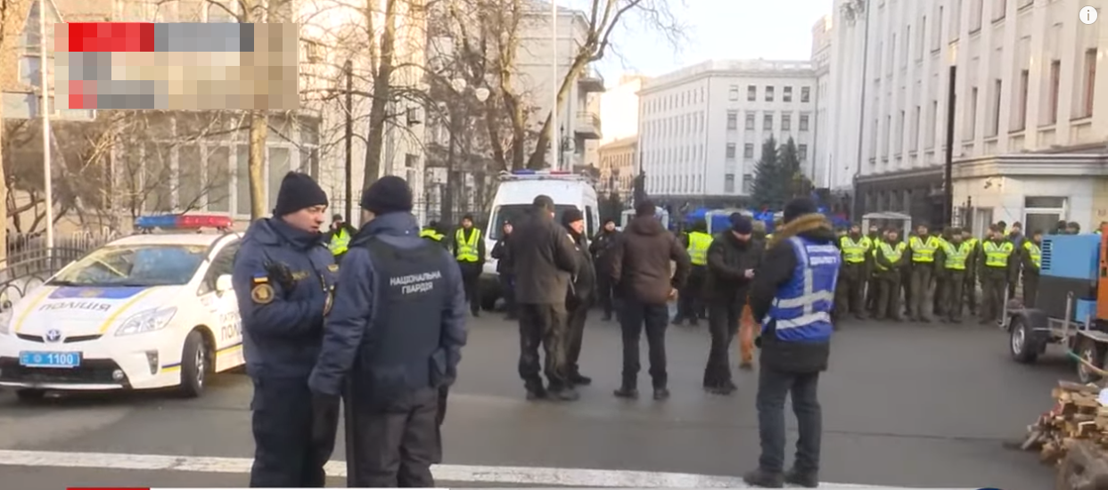 Митинг под Офисом президента: протестующие не собираются уходить