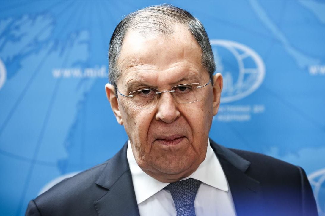​"Парадное перемирие" Путина: Лавров назвал требование Кремля "началом прямых переговоров"
