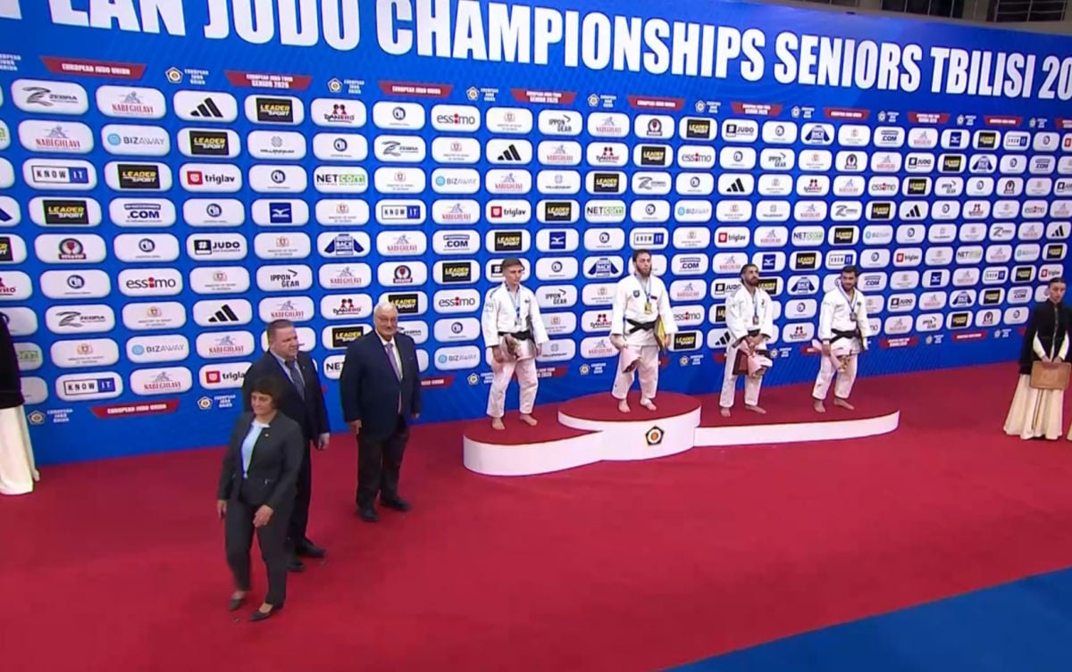 На чемпионате Европы по дзюдо в Тбилиси грузины устроили демарш России 
