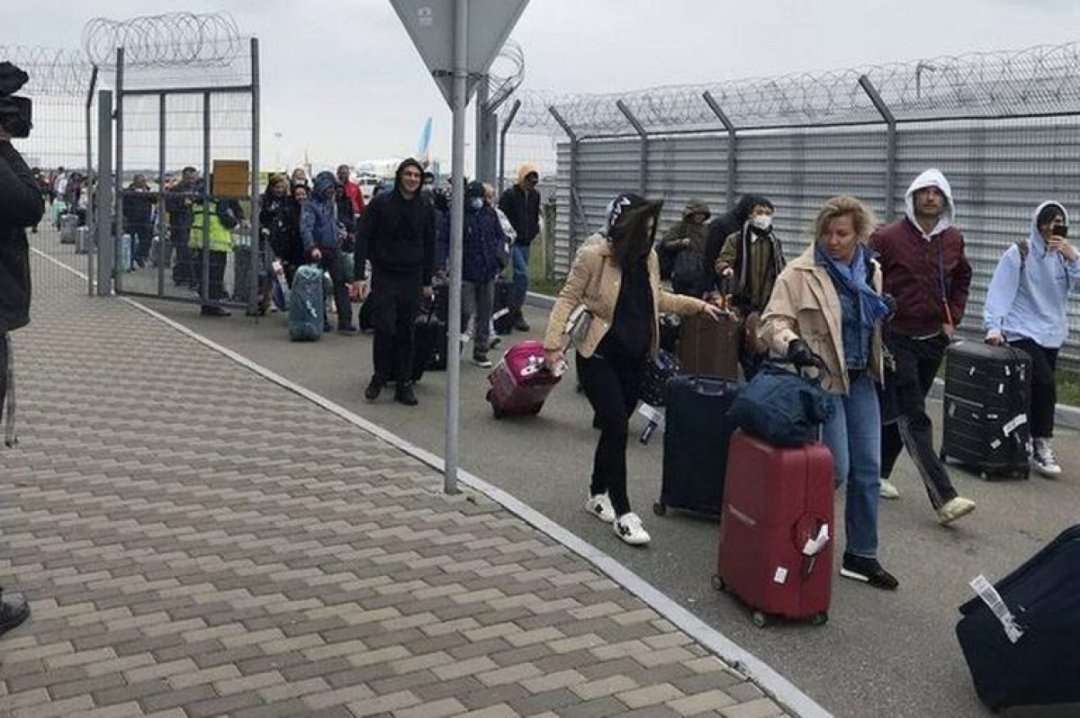 Украинцев, вернувшихся из-за рубежа, ждет обязательная обсервация: детали решения Кабмина